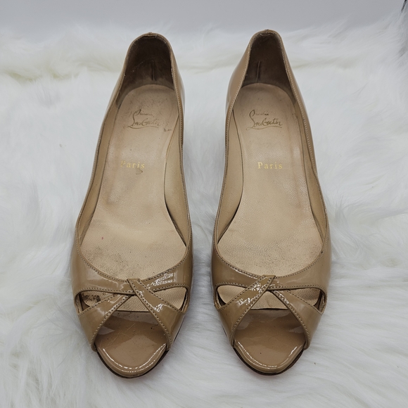 Christian Louboutin Tan Heels Elegant Design - Picture 1 of 6